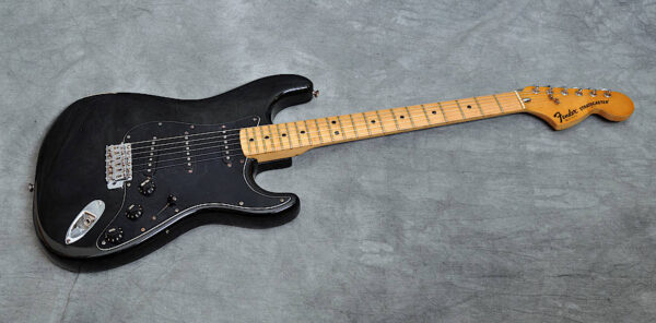 Fender Stratocaster Black 1977 – 01
