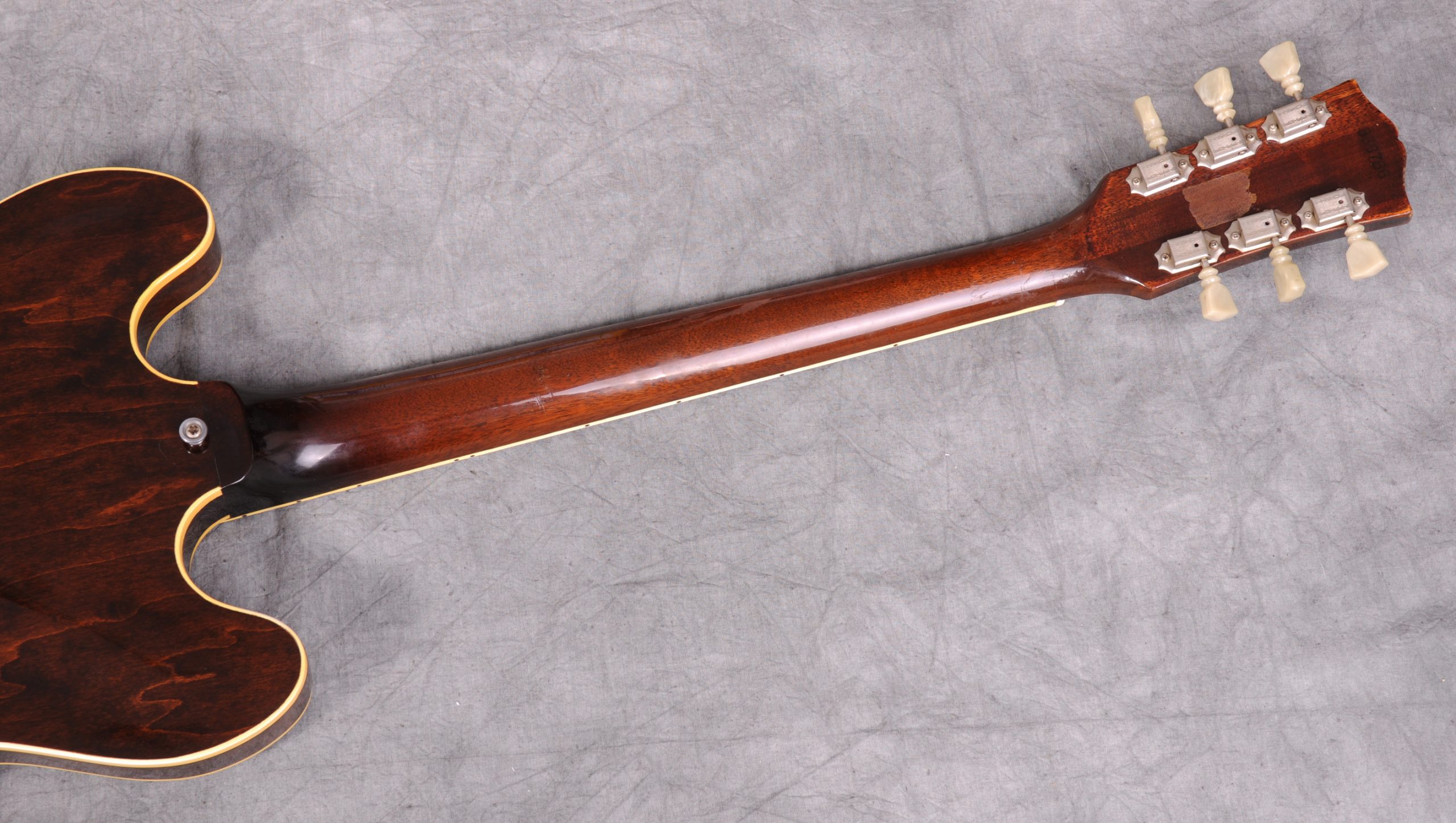 Gibson ES-330TD 1969 - long neck ice tea sb - Neck