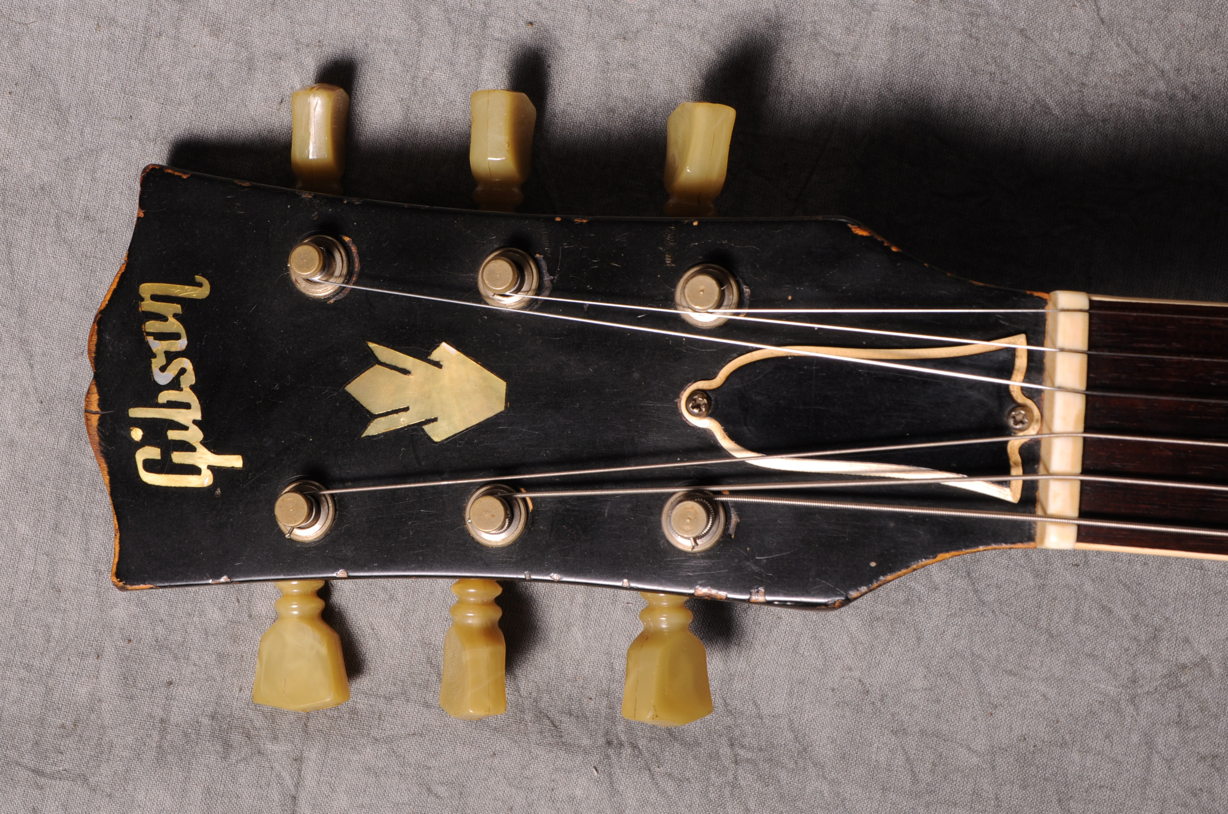 Gibson ES-335TD 1962 – sunburst – Headstock Gibson ES-335TD 1962 - sunburst - Headstock