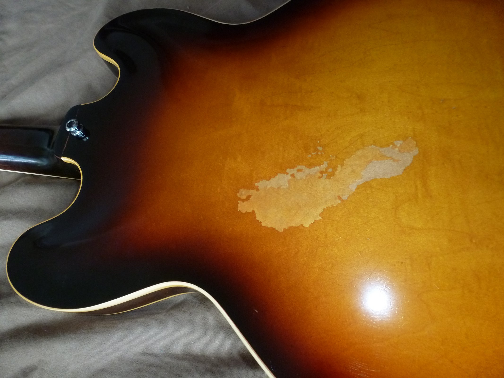 Gibson ES-335TD 1962 – sunburst – back Gibson ES-335TD 1962 - sunburst - back