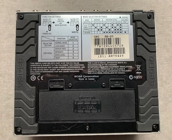 Boss RE-20 Space Echo back