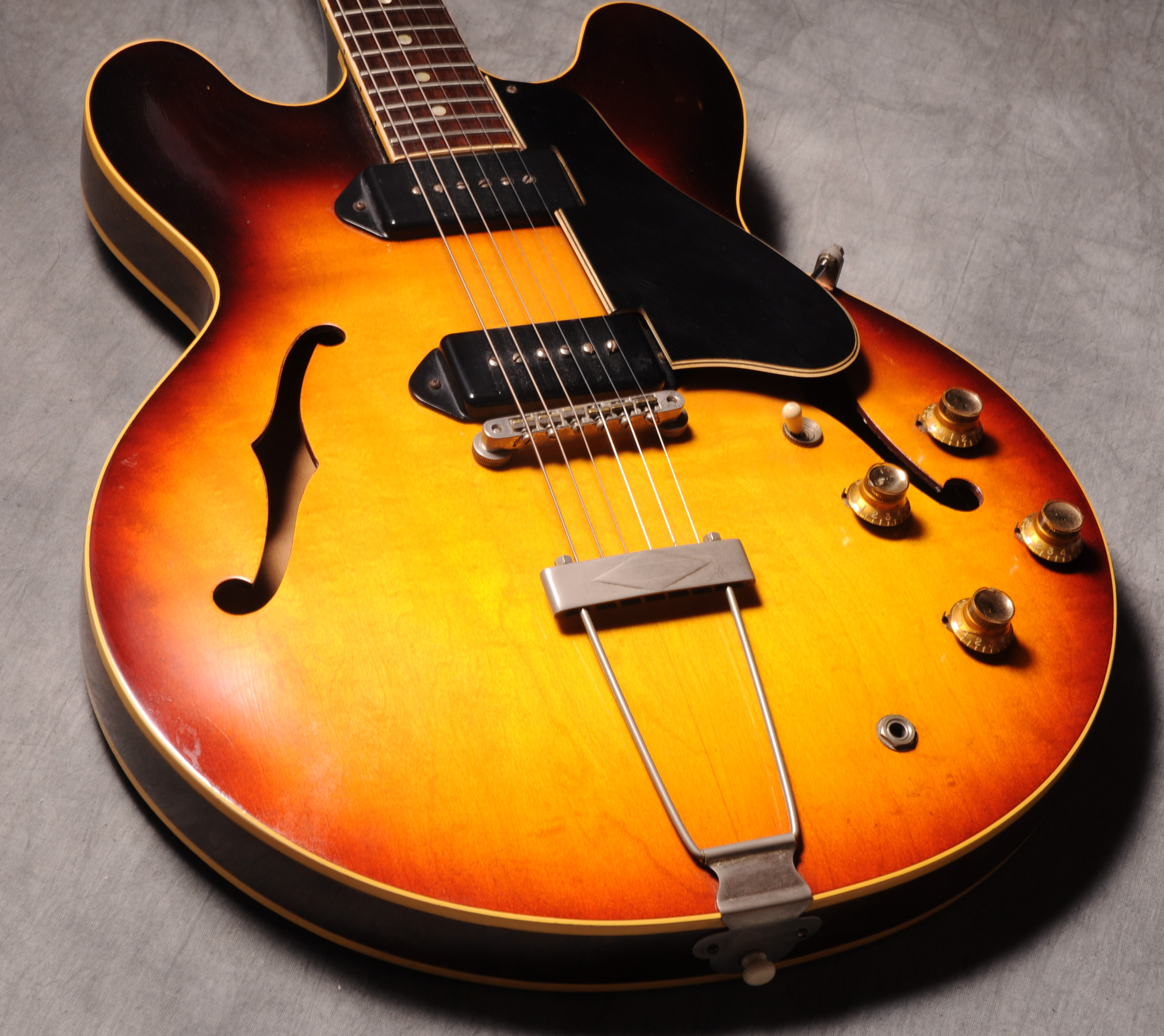 Gibson ES-330 1960 - Sunburst front 2