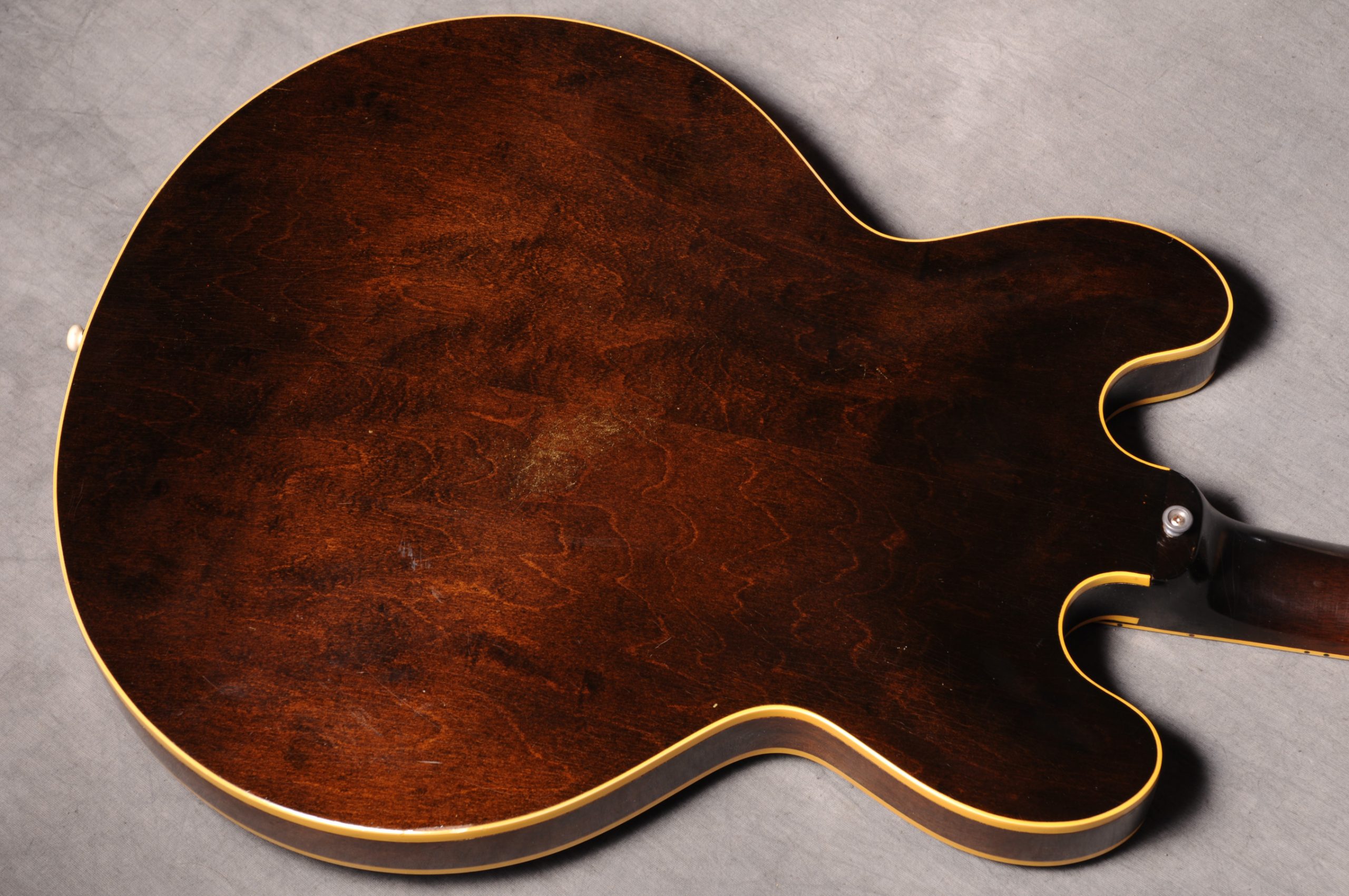 Gibson ES-330 1960 - Sunburst back 3