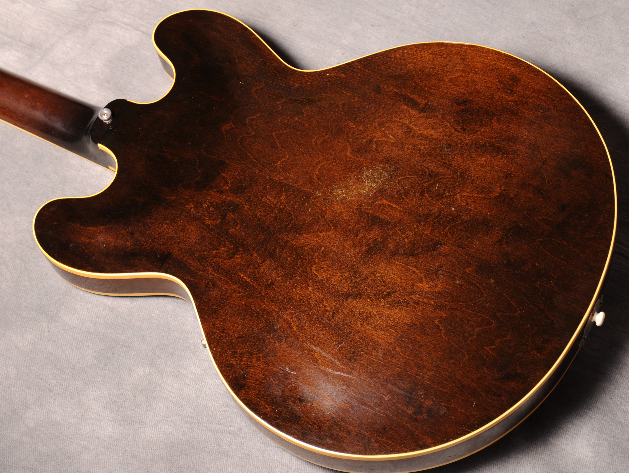 Gibson ES-330 1960 - Sunburst back 2