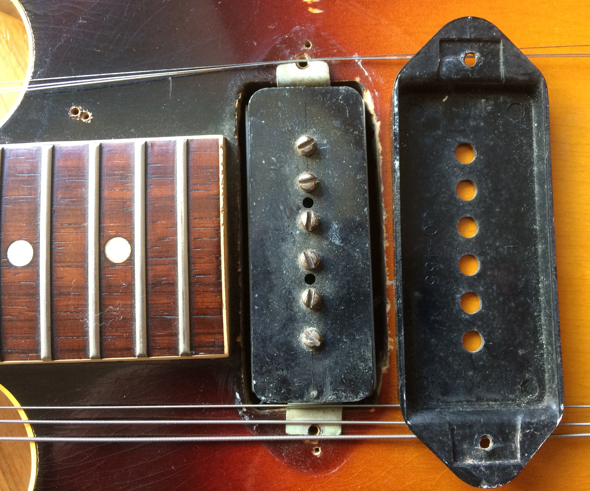 Gibson ES-330 1960 - Sunburst Neck Pickup