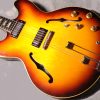 Epiphone Riviera E 360 TD 1967 – Sunburst – Front Epiphone Riviera E 360 TD 1967 - Sunburst - Front